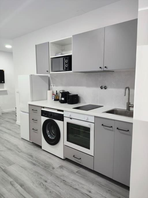 Santurce A1 Centro Wizink Feria Bernabeu Aeropuerto Apartment Мадрид Екстериор снимка